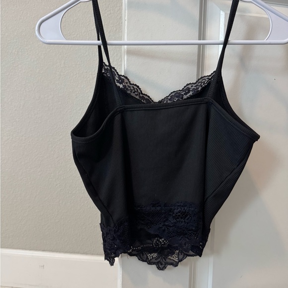 ROMWE Black Ribbed Lace Trim Cami - Picture 2 of 3